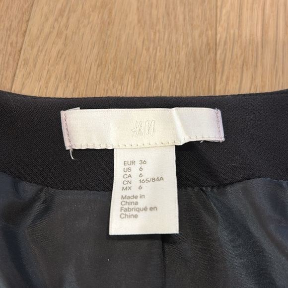 H&M Black Blazer with Leather Details. Size US 6. - Picture 3 of 6